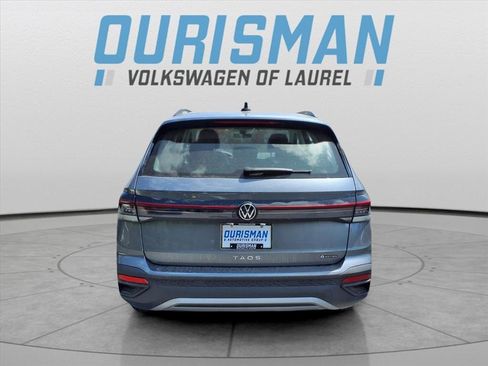 New 2025 Volkswagen Taos SE image 4