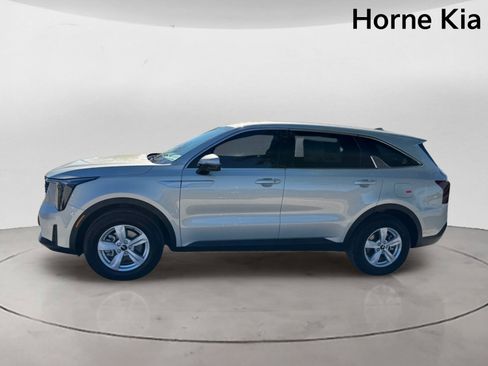 New 2026 Kia Sorento LX FWD image 6