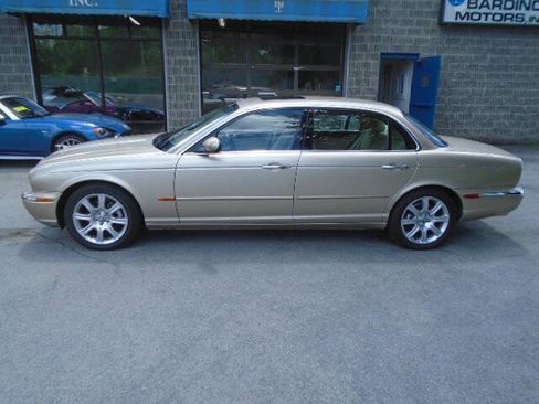 Used 2005 Jaguar XJ8 RWD image 8