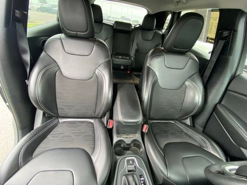 Used 2022 Jeep Cherokee Latitude AWD/4WD image 31
