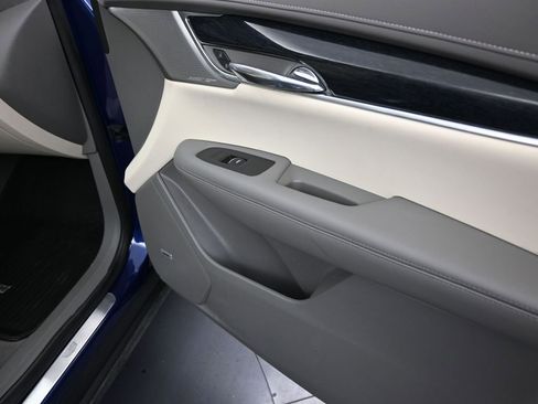 Used 2023 Cadillac XT6 Premium Luxury w/ Technology Package image 22