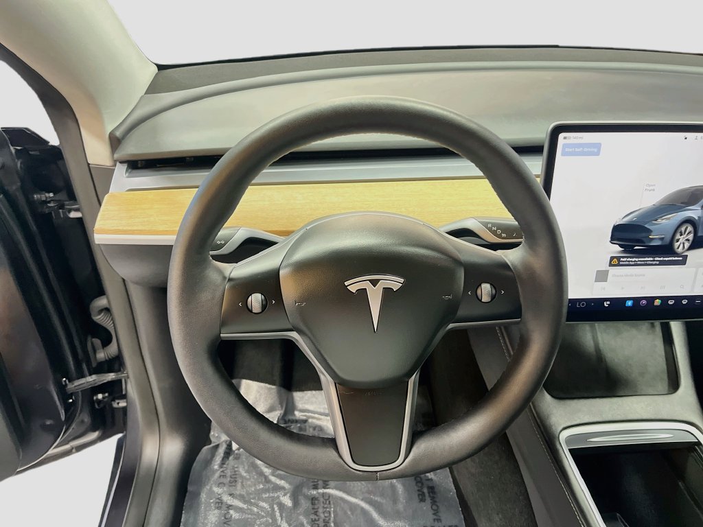 Used 2024 Tesla Model Y Long Range AWD/4WD image 10
