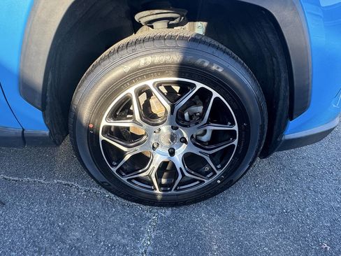 Used 2019 Toyota RAV4 LE image 31