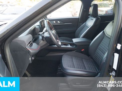 Used 2025 Ford Explorer ST-Line w/ ST-Line Street Pack image 6