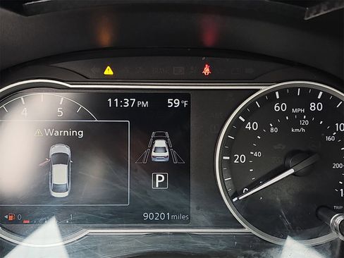 Used 2021 Nissan Versa SV image 18