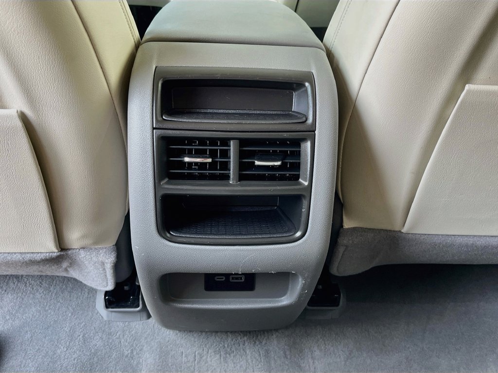 Used 2024 Cadillac XT5 Premium Luxury w/ LPO, Floor Liner Package AWD/4WD image 27