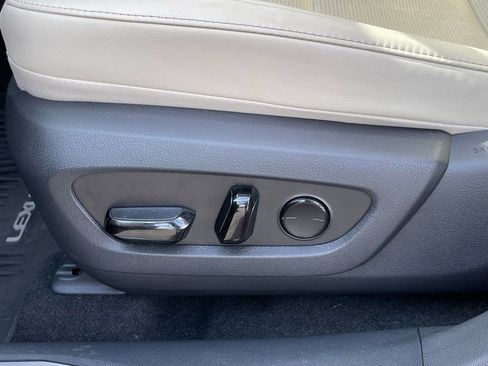 Used 2023 Lexus RX 350 Premium image 14