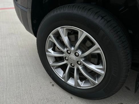 Used 2022 Jeep Cherokee Latitude Lux w/ Sun & Sound Group image 11