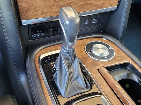 Used 2022 Nissan Armada SL w/ Captain's Chairs Package RWD image 23