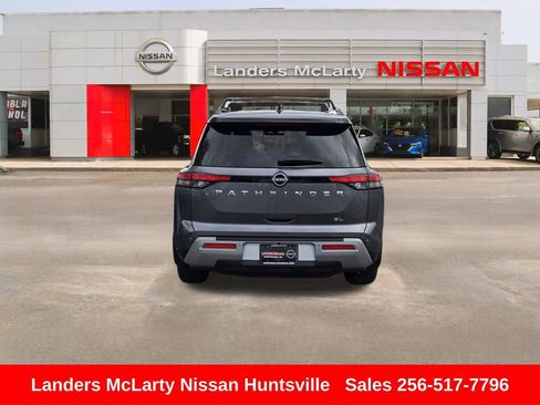 Used 2022 Nissan Pathfinder SL image 5