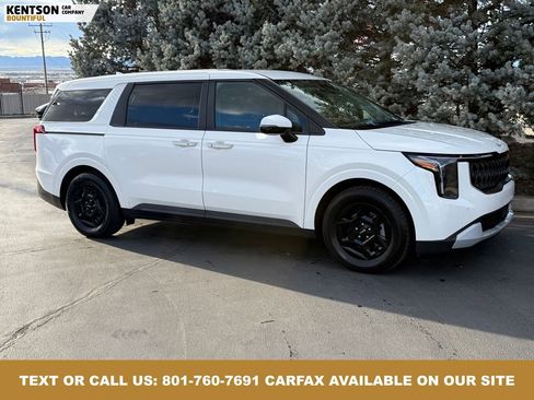 Used 2025 Kia Carnival image 11