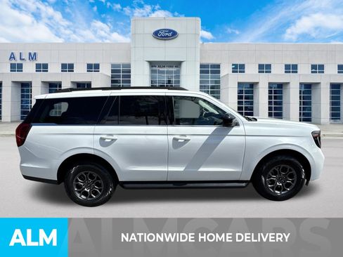 Certified 2025 Ford Expedition Active image 4