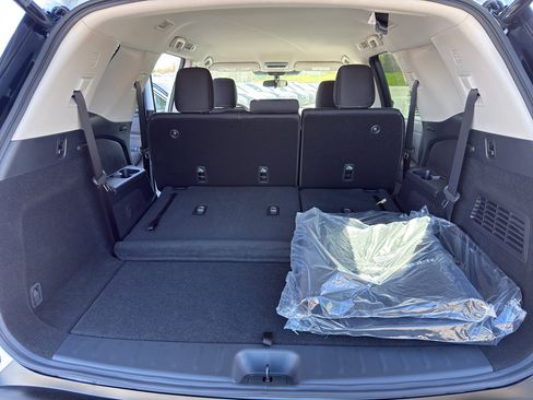 New 2026 Nissan Pathfinder SV AWD/4WD image 37