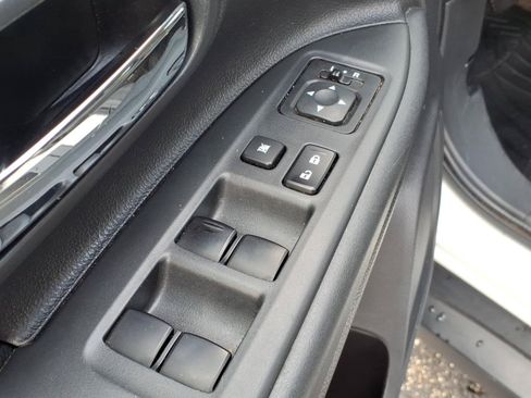 Used 2015 Mitsubishi Outlander SE AWD/4WD image 10