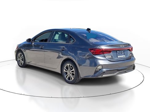 Used 2022 Kia Forte LXS w/ LXS Technology Package image 4