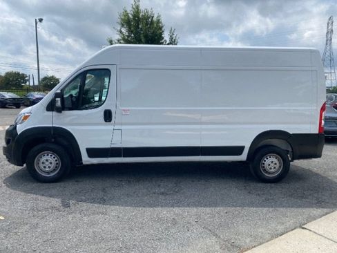 Used 2025 RAM ProMaster 2500 FWD image 4