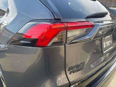 Used 2024 Toyota RAV4 SE w/ Weather & Moonroof Package image 9