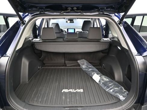 Used 2025 Toyota RAV4 XLE w/ Convenience Package image 14