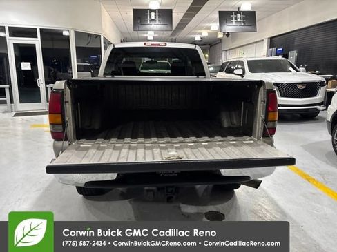Used 2004 GMC Sierra 2500 SLT w/ Heavy-Duty Power Package AWD/4WD image 35