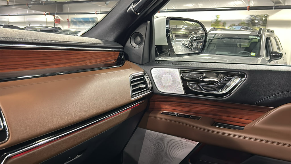 Used 2024 Lincoln Navigator Reserve AWD/4WD image 18