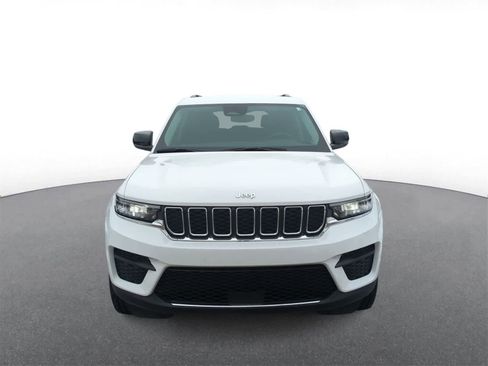 Certified 2023 Jeep Grand Cherokee Laredo w/ Luxury Tech Group I image 3