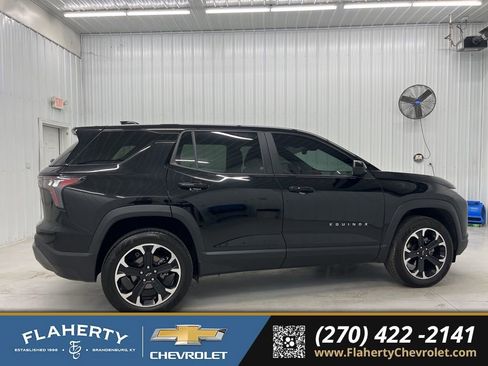 Used 2025 Chevrolet Equinox LT FWD image 2