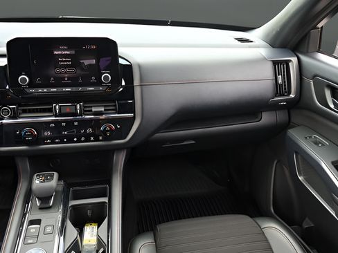 Used 2023 Nissan Pathfinder Rock Creek AWD/4WD image 16