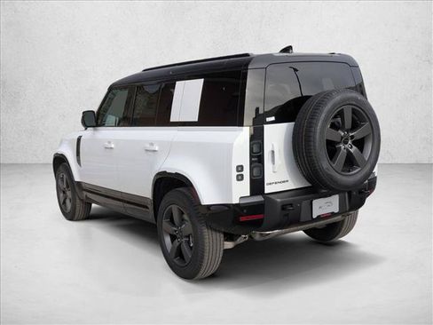 Used 2026 Land Rover Defender 110 X-Dynamic SE AWD/4WD image 9