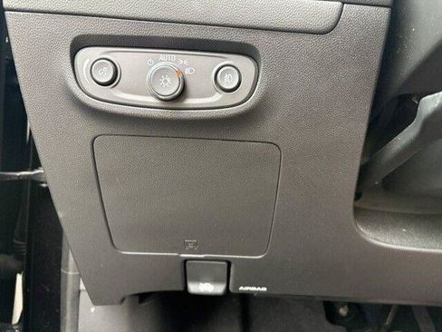 Used 2022 Buick Encore GX Preferred w/ Cold Weather Comfort Package FWD image 12