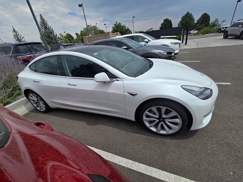 Used 2019 Tesla Model 3 Mid Range RWD image 6