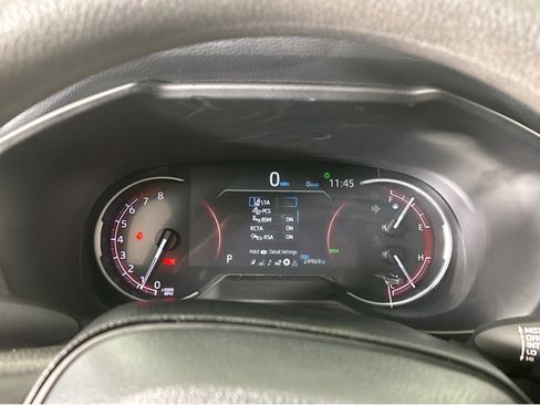 Used 2025 Toyota RAV4 XLE image 5