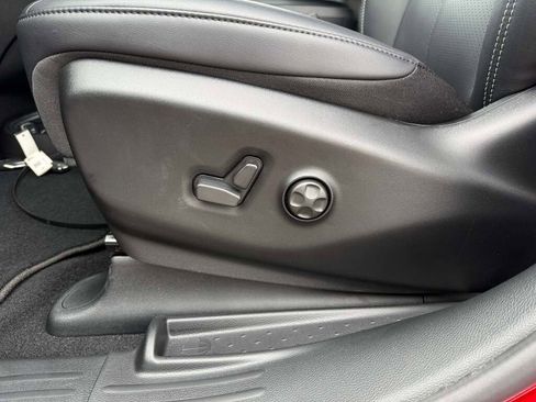 New 2026 Chrysler Voyager LX image 29