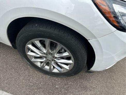 Used 2021 Buick Enclave Premium w/ Sun and Sites Package AWD/4WD image 5