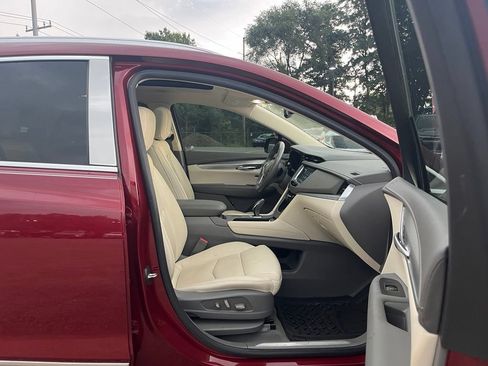 Used 2018 Cadillac XT5 Luxury w/ Driver Awareness Package FWD image 38