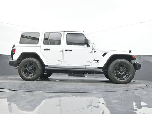 Used 2021 Jeep Wrangler Unlimited Sahara AWD/4WD image 24