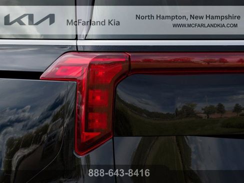 New 2026 Kia Carnival FWD image 11