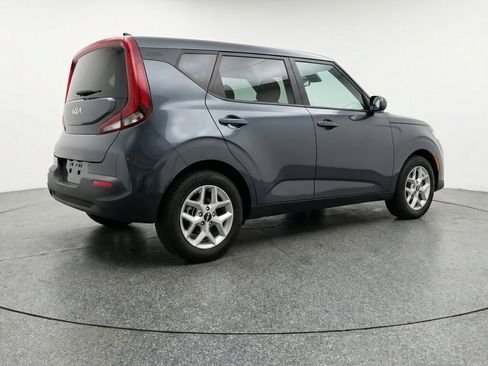 Used 2025 Kia Soul LX w/ LX Technology Package FWD image 9