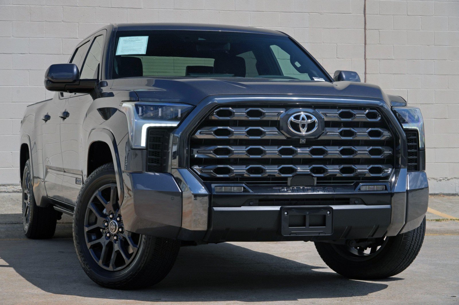 Used 2022 Toyota Tundra Platinum w/ Advanced Package AWD/4WD image 4