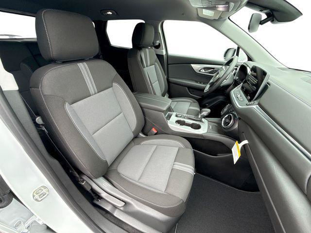 New 2026 Chevrolet Blazer LT w/ Convenience Package FWD image 28