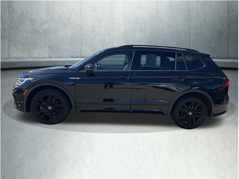 Used 2022 Volkswagen Tiguan SE R-Line AWD/4WD image 2
