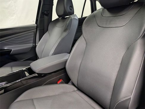 Used 2024 Volkswagen ID.4 Pro S image 11