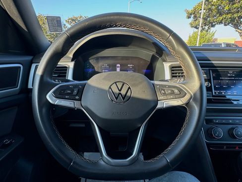Used 2023 Volkswagen Atlas Cross Sport SE AWD/4WD image 24