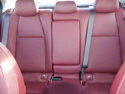 Used 2024 MAZDA MAZDA3 s image 32