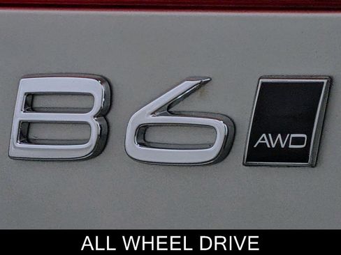 Used 2023 Volvo XC60 B6 Ultimate image 11