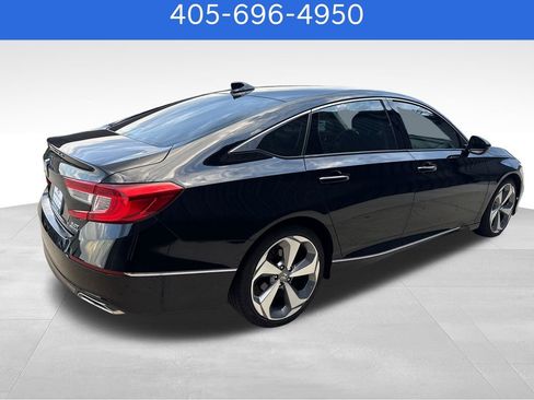 Used 2018 Honda Accord Touring image 6