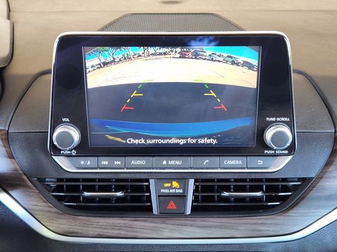 Used 2024 Nissan Altima 2.5 SV image 19