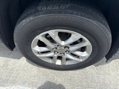 Used 2023 Chevrolet Traverse LS FWD image 23