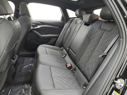 Used 2025 Audi S6 e-tron Premium Plus w/ Premium Plus AWD/4WD image 15