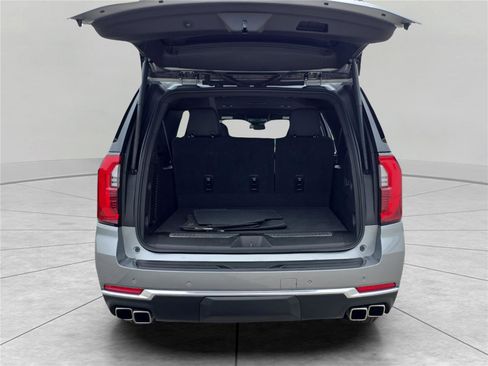 Used 2025 GMC Yukon XL Denali AWD/4WD image 13