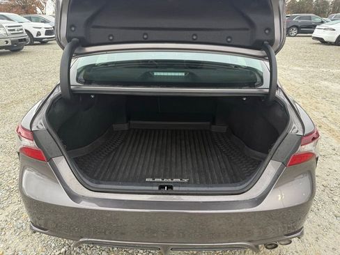 Used 2024 Toyota Camry SE image 13